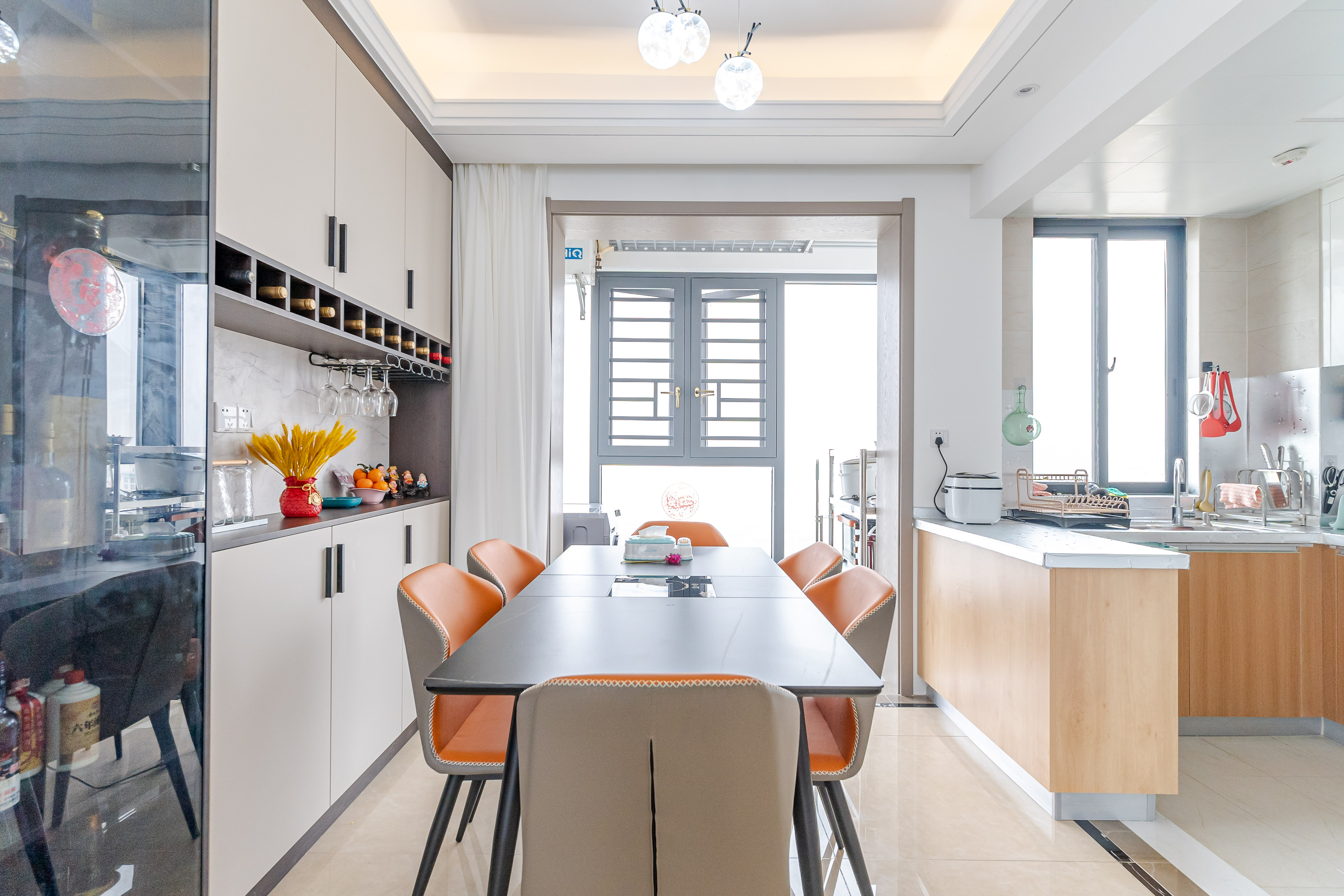 南寧新房裝修-現(xiàn)代簡(jiǎn)約風(fēng)-餐廳 南寧新房裝修-現(xiàn)代簡(jiǎn)約風(fēng)-餐廳